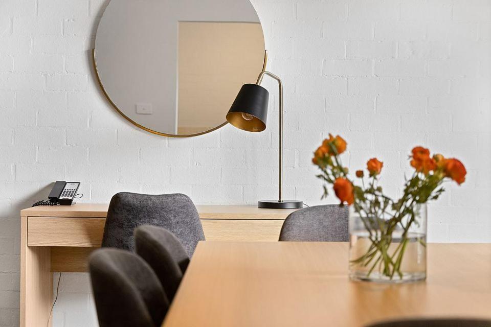 Oxley Court Serviced Apartments Канбера Екстериор снимка