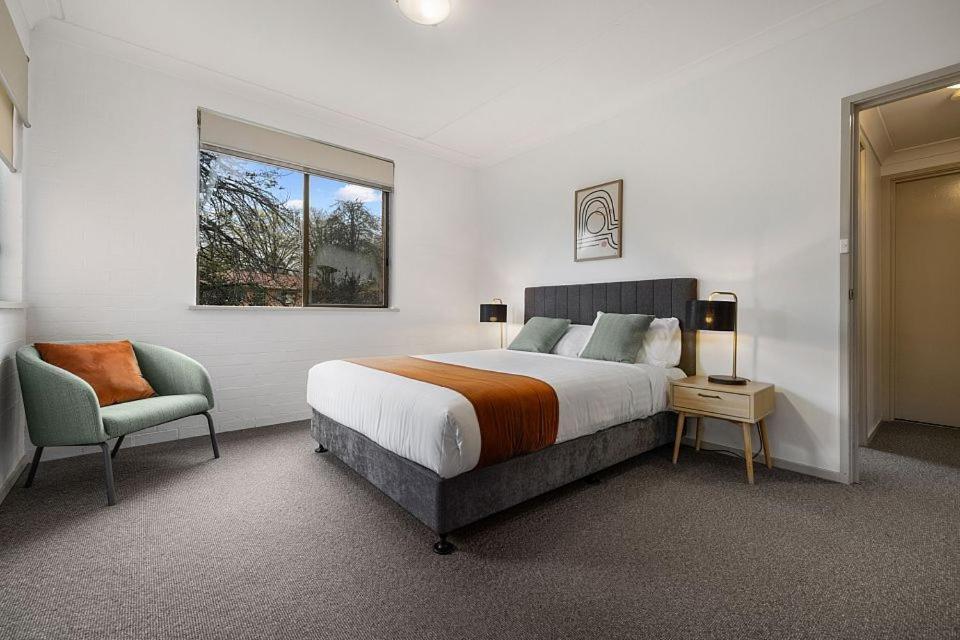 Oxley Court Serviced Apartments Канбера Екстериор снимка