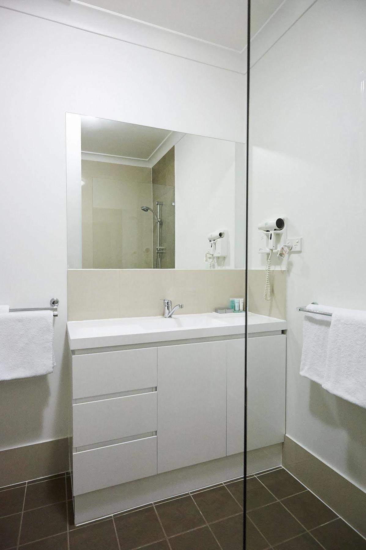 Oxley Court Serviced Apartments Канбера Екстериор снимка