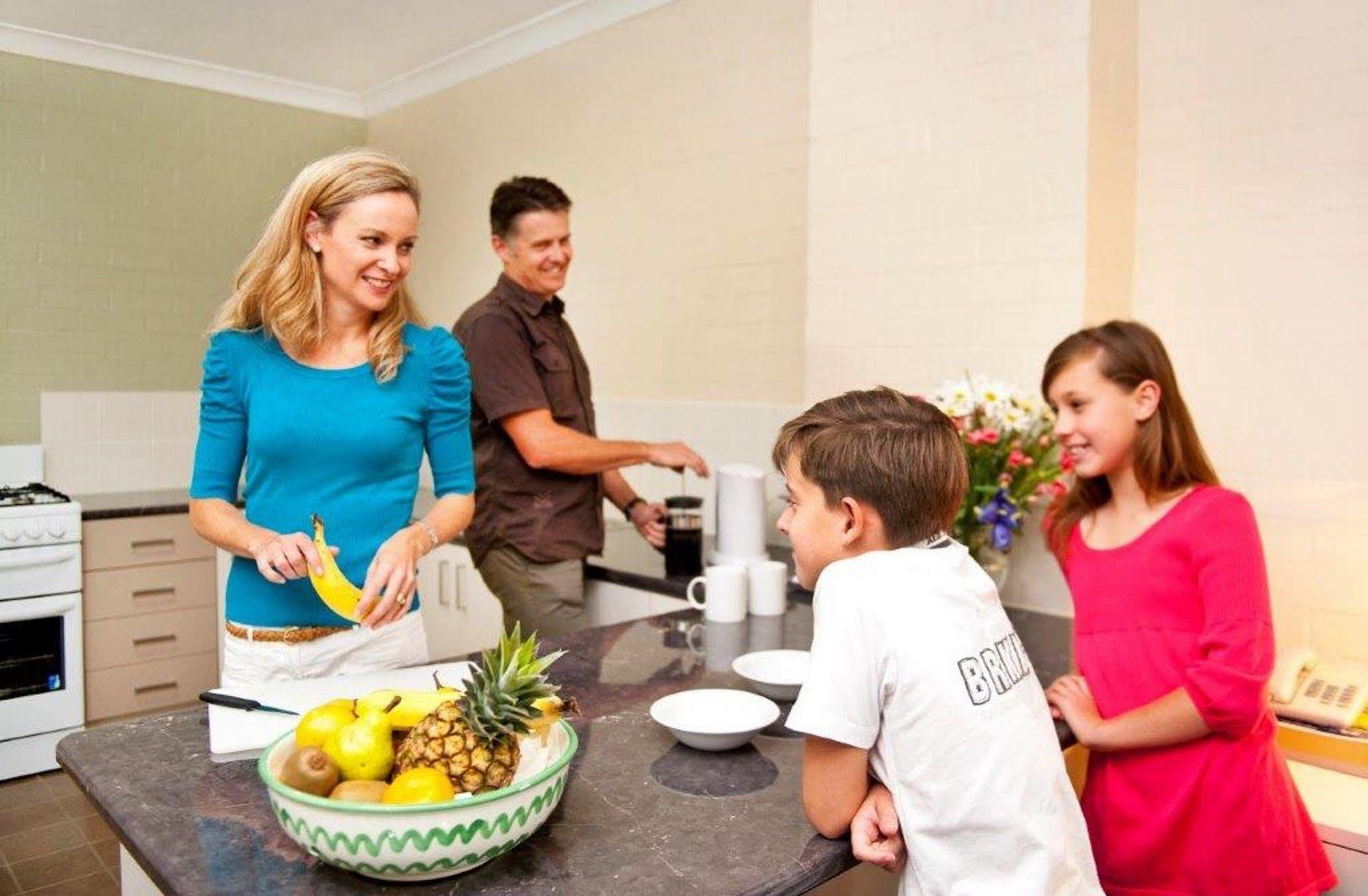 Oxley Court Serviced Apartments Канбера Екстериор снимка